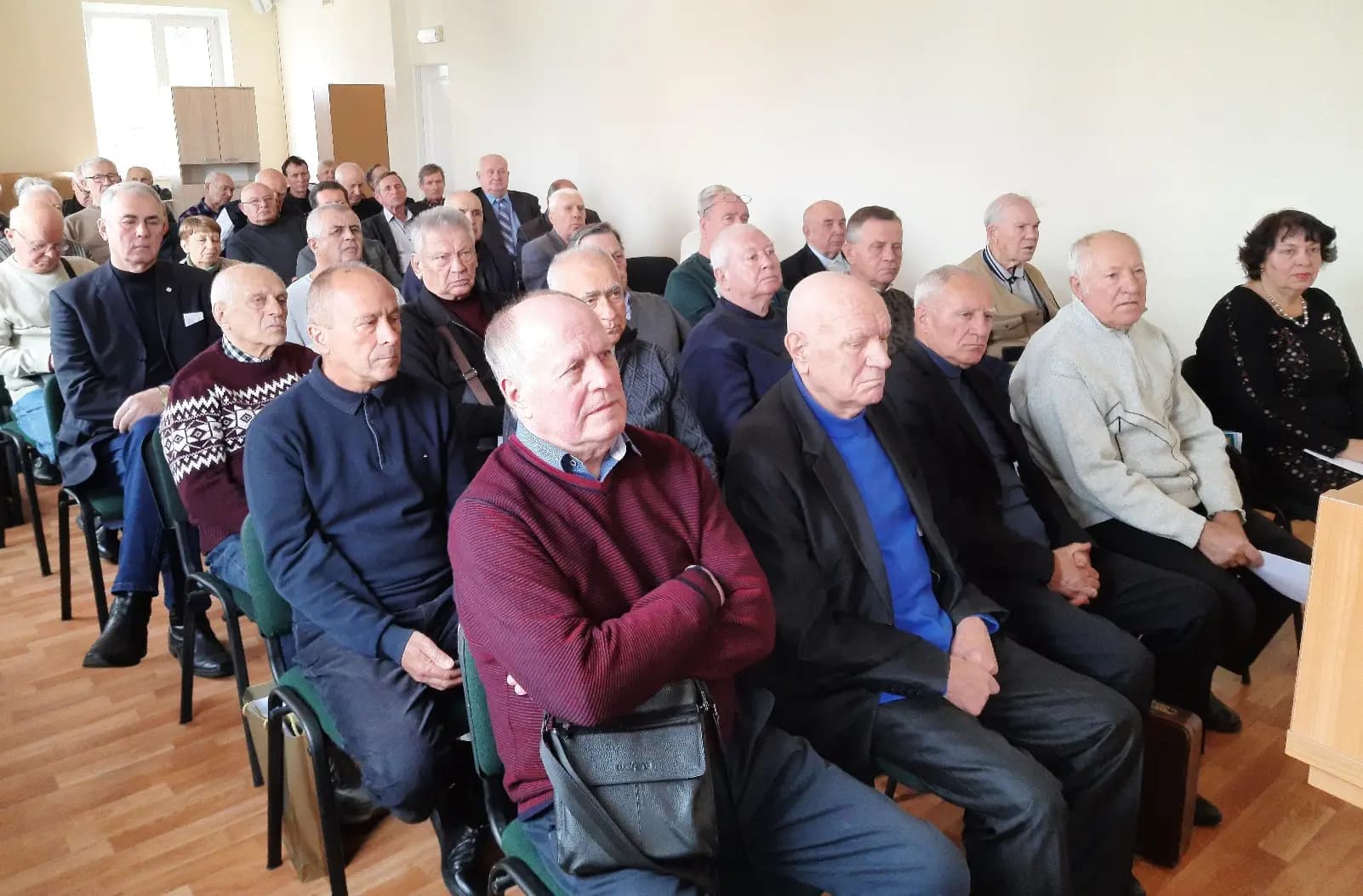 Зображення, що містить одежа, особа, Обличчя людини, чоловік
Вміст на основі ШІ може бути неправильним.